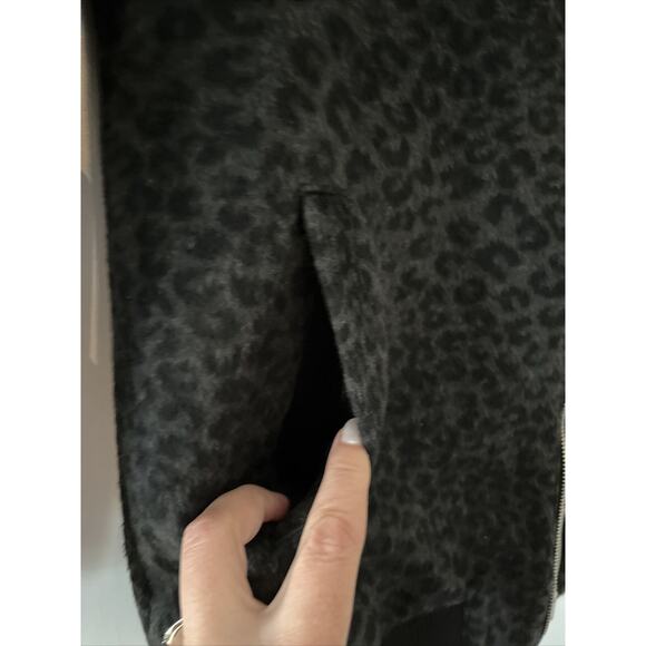 F&F Women’s Full Zip Jacket Black Gray Leopard Print Fleece Coat Size US 6 Lined - Picture 7 of 16
